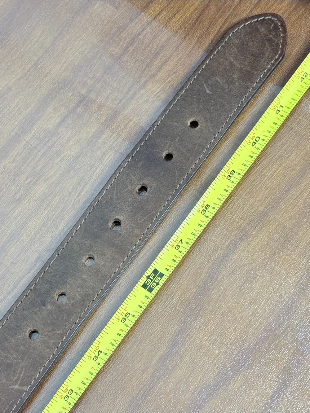 Levi's Distressed Men’s Brown Leather Rivet Belt with Silver Buckle M (34-36)